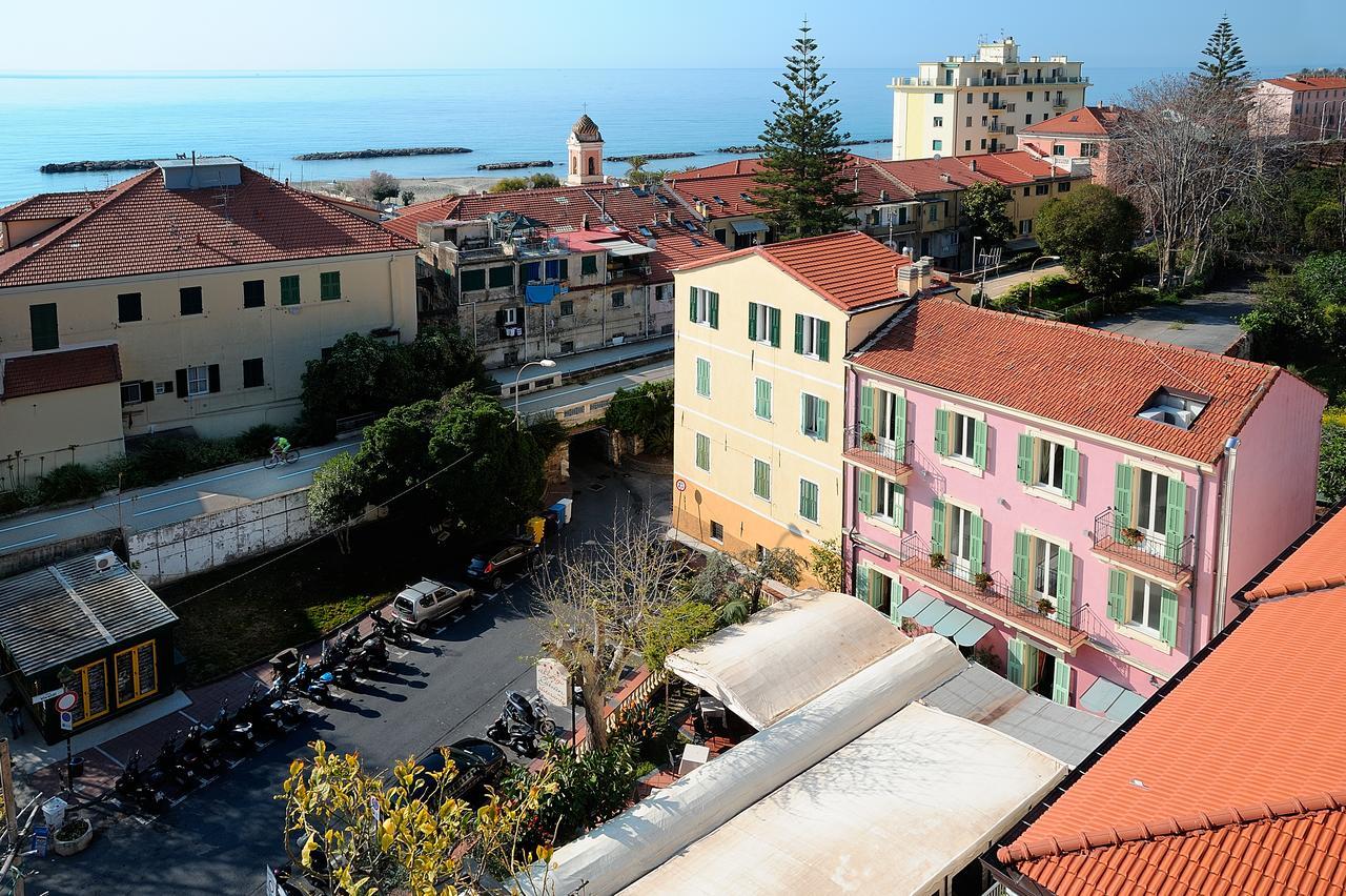 Albergo Giuan Arma di Taggia Bagian luar foto