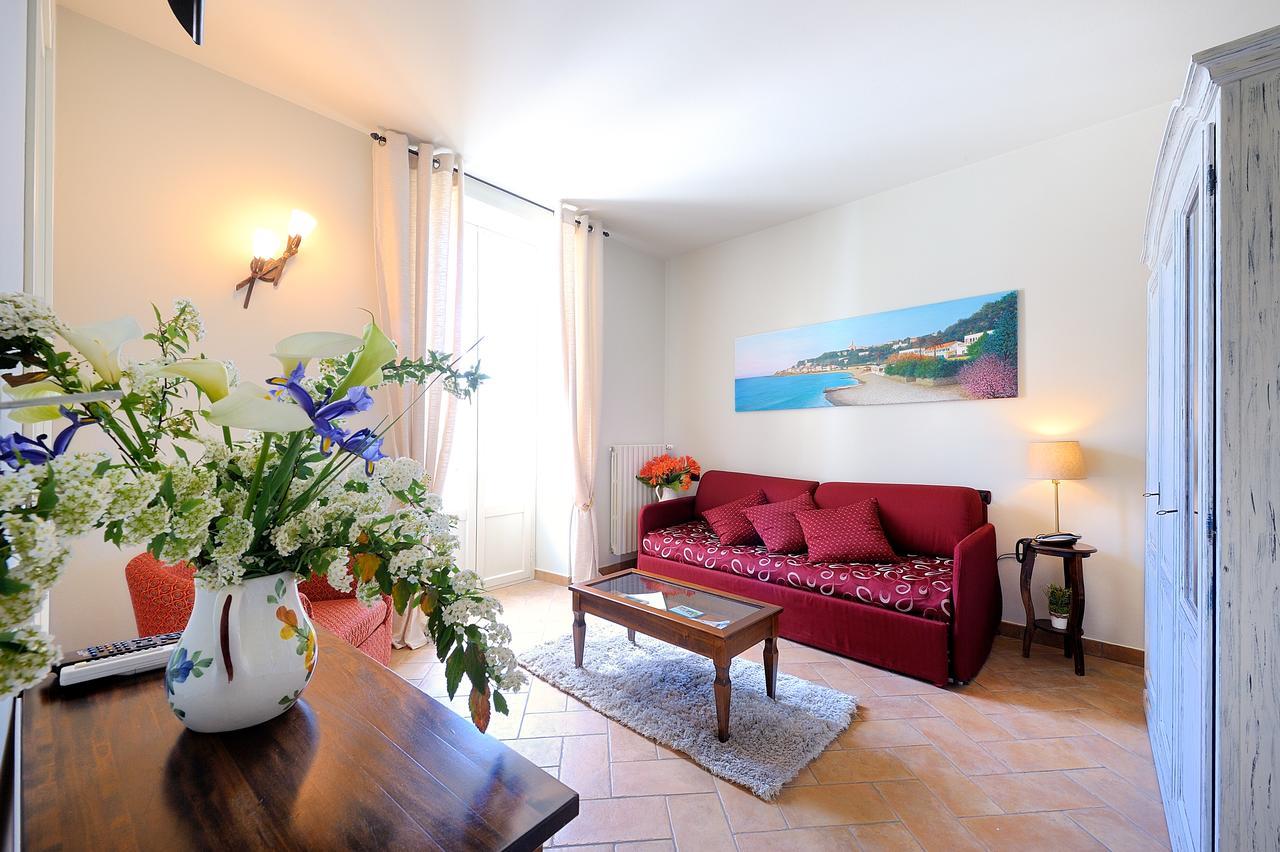 Albergo Giuan Arma di Taggia Bagian luar foto