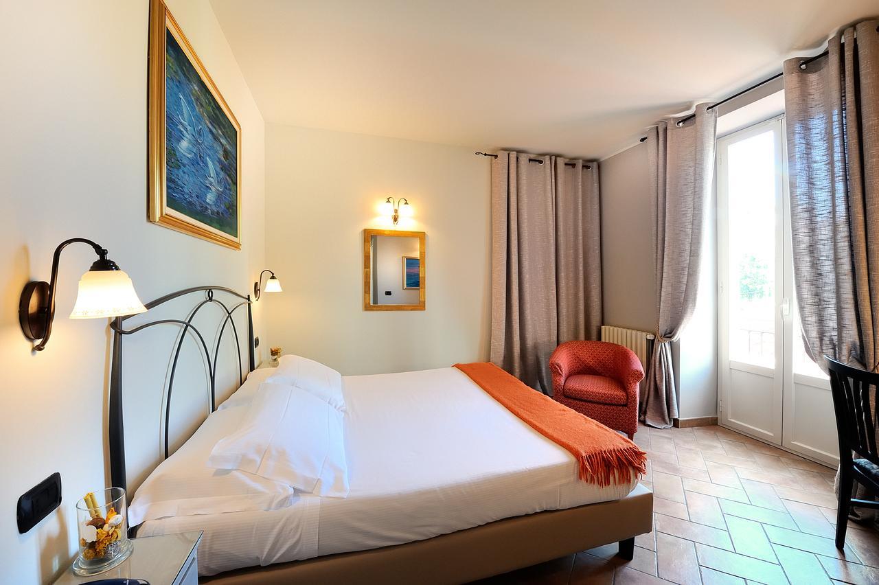 Albergo Giuan Arma di Taggia Bagian luar foto